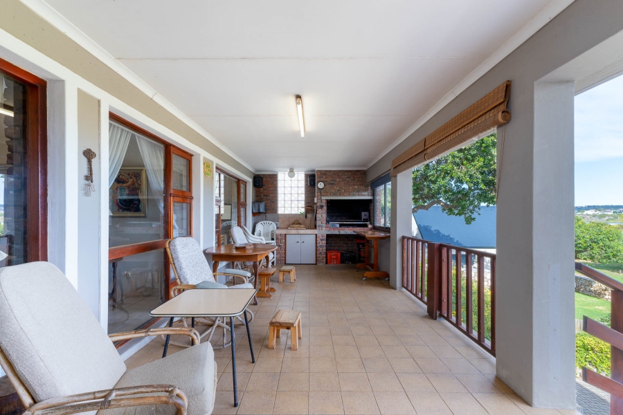 4 Bedroom Property for Sale in Stilbaai Oos Western Cape